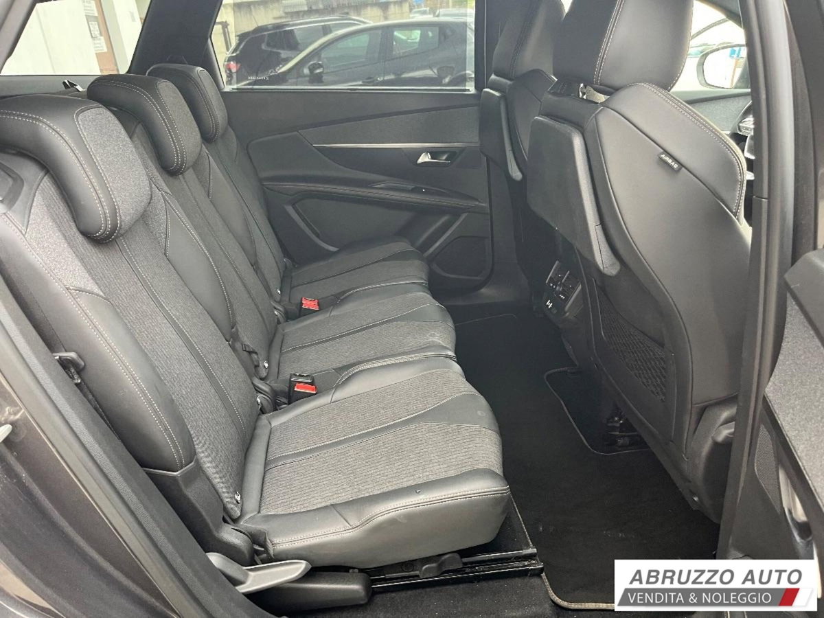 Peugeot 5008 BlueHDi 130 S&S EAT8 GT Pack (13)