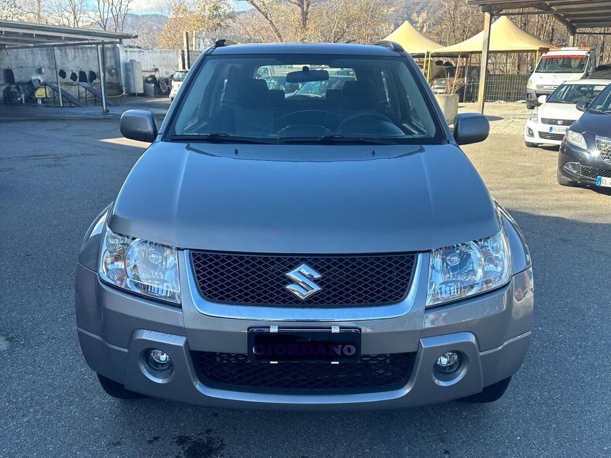 Suzuki Grand Vitara 1.9 DDiS 3 porte (2)
