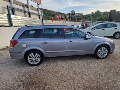 Opel Astra Station Wagon 1.9 16V CDTI 150CV Station Wagon Cosmo (4)