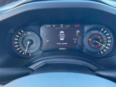 Jeep Renegade 1.3 T4 190CV PHEV 4xe AT6 Limited (12)