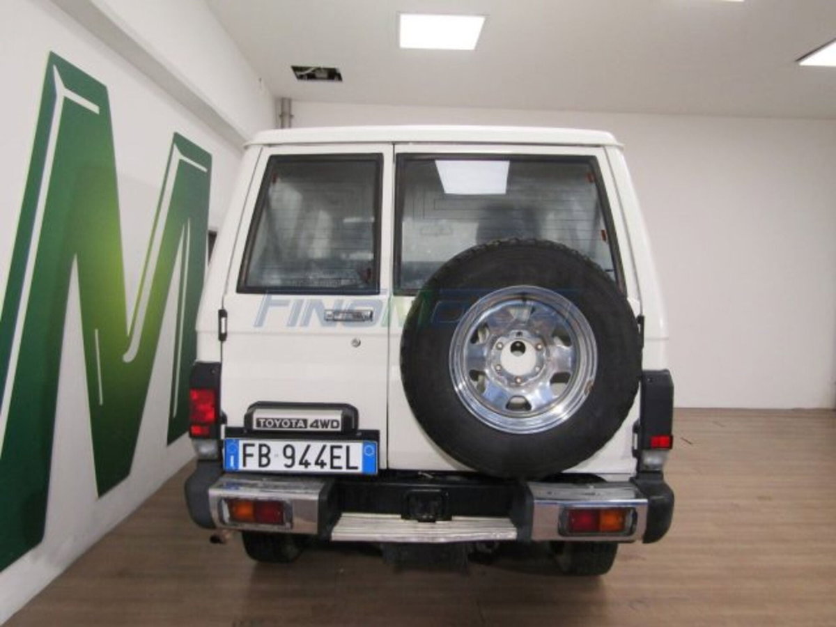 Toyota Land Cruiser 2.turbodiesel SW LJ70 LX (11)