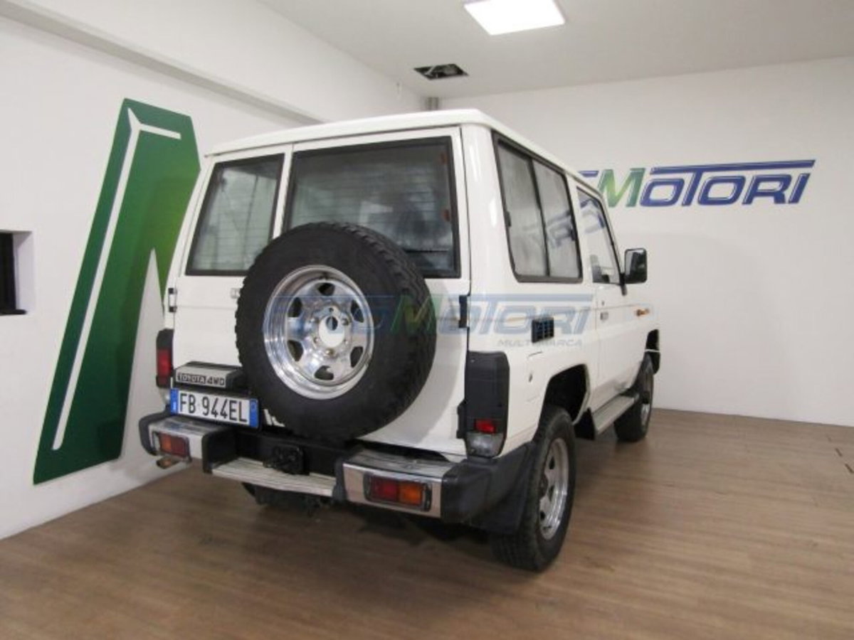 Toyota Land Cruiser 2.turbodiesel SW LJ70 LX (12)