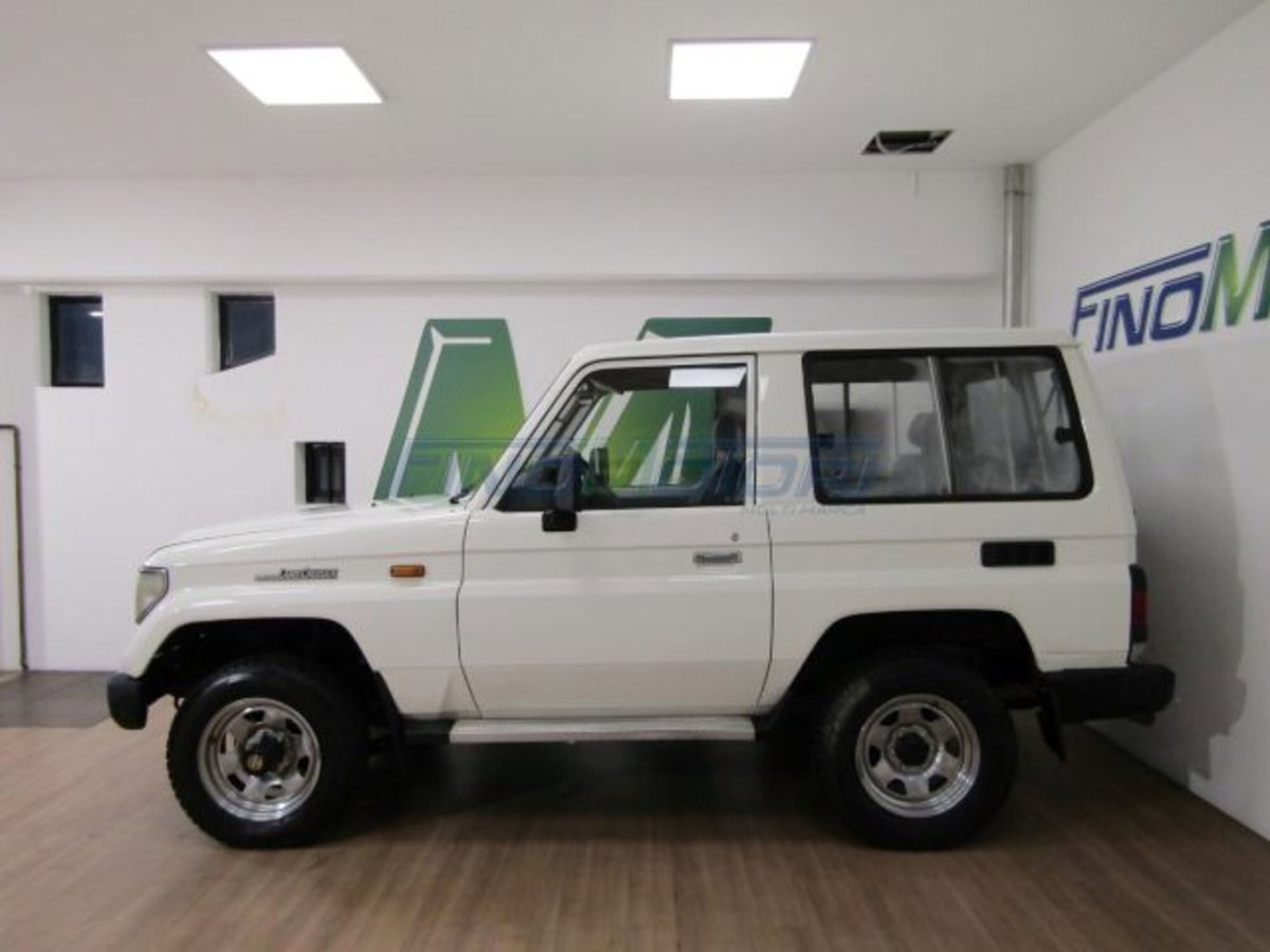 Toyota Land Cruiser 2.turbodiesel SW LJ70 LX (5)