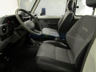 Toyota Land Cruiser 2.turbodiesel SW LJ70 LX (6)