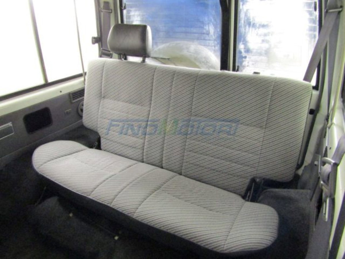 Toyota Land Cruiser 2.turbodiesel SW LJ70 LX (9)