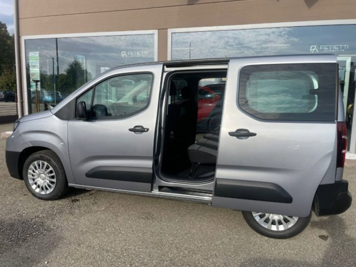 Toyota Proace City Verso City Verso 1.2 110 CV S&S Short D Lounge (13)