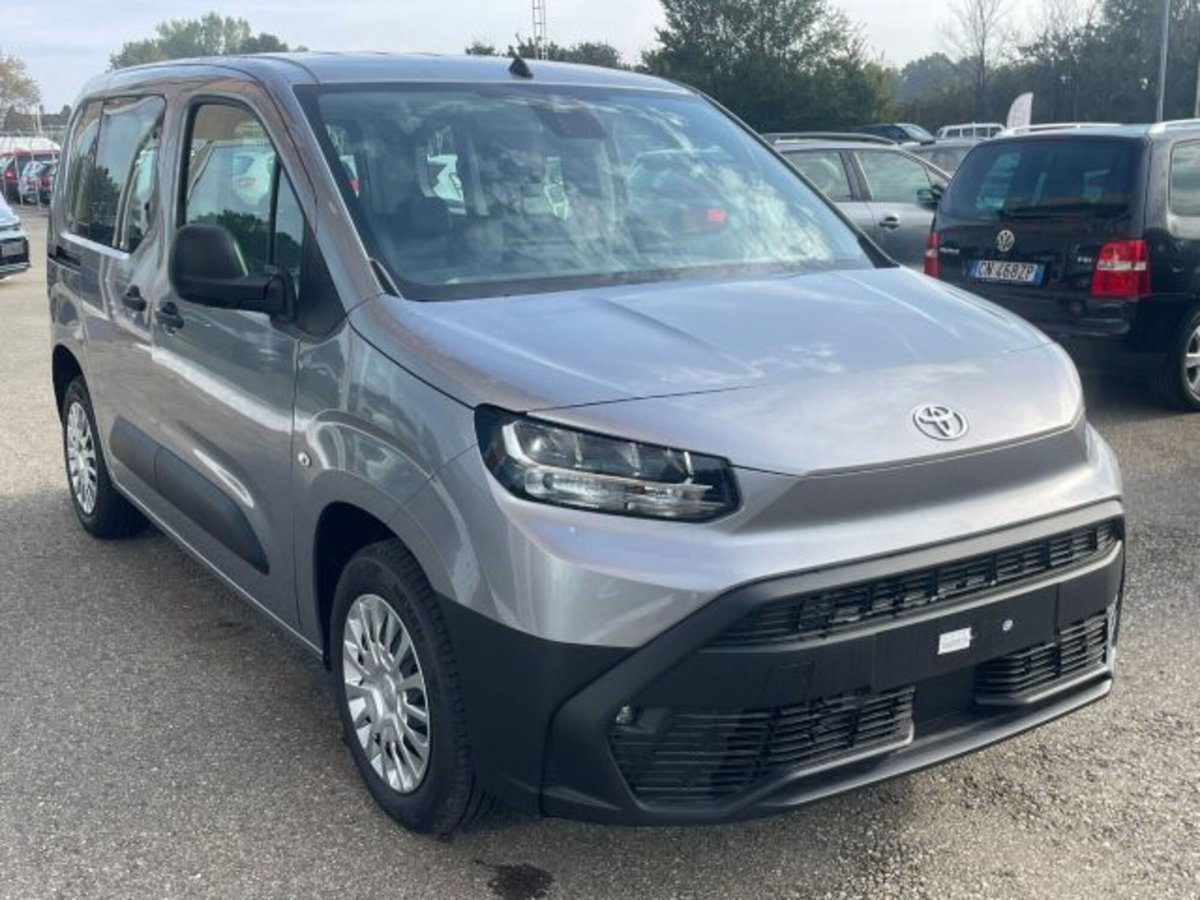 Toyota Proace City Verso City Verso 1.2 110 CV S&S Short D Lounge (5)