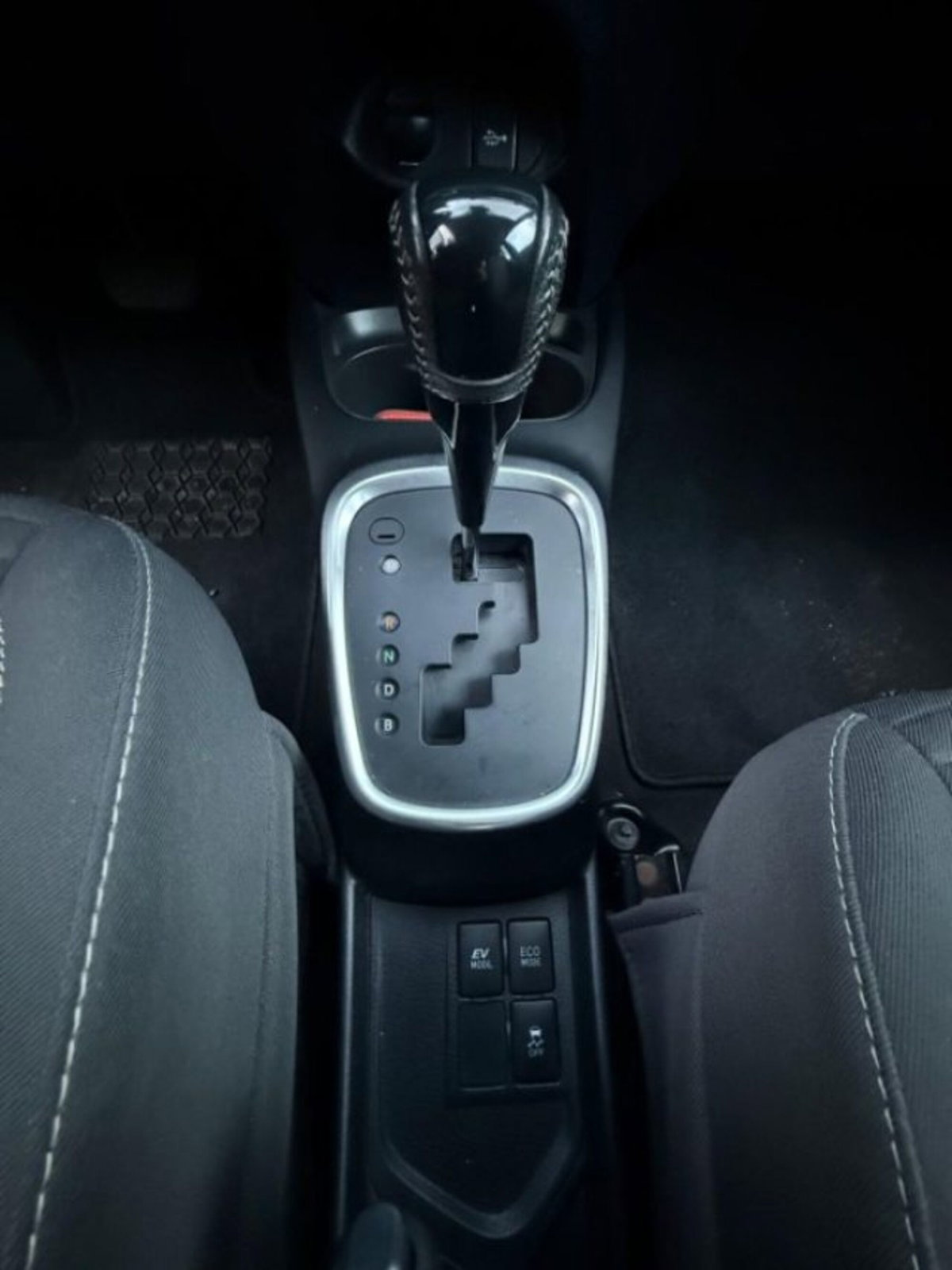 Toyota Yaris 1.5 Hybrid 5 porte Energy (14)