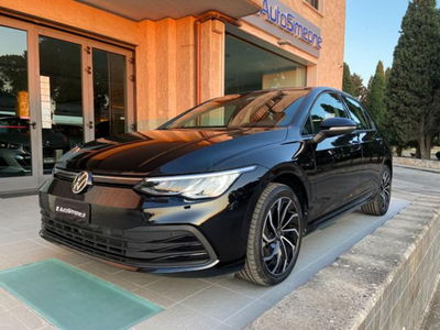 Volkswagen Golf Variant 2.0 TDI SCR DSG Life usata