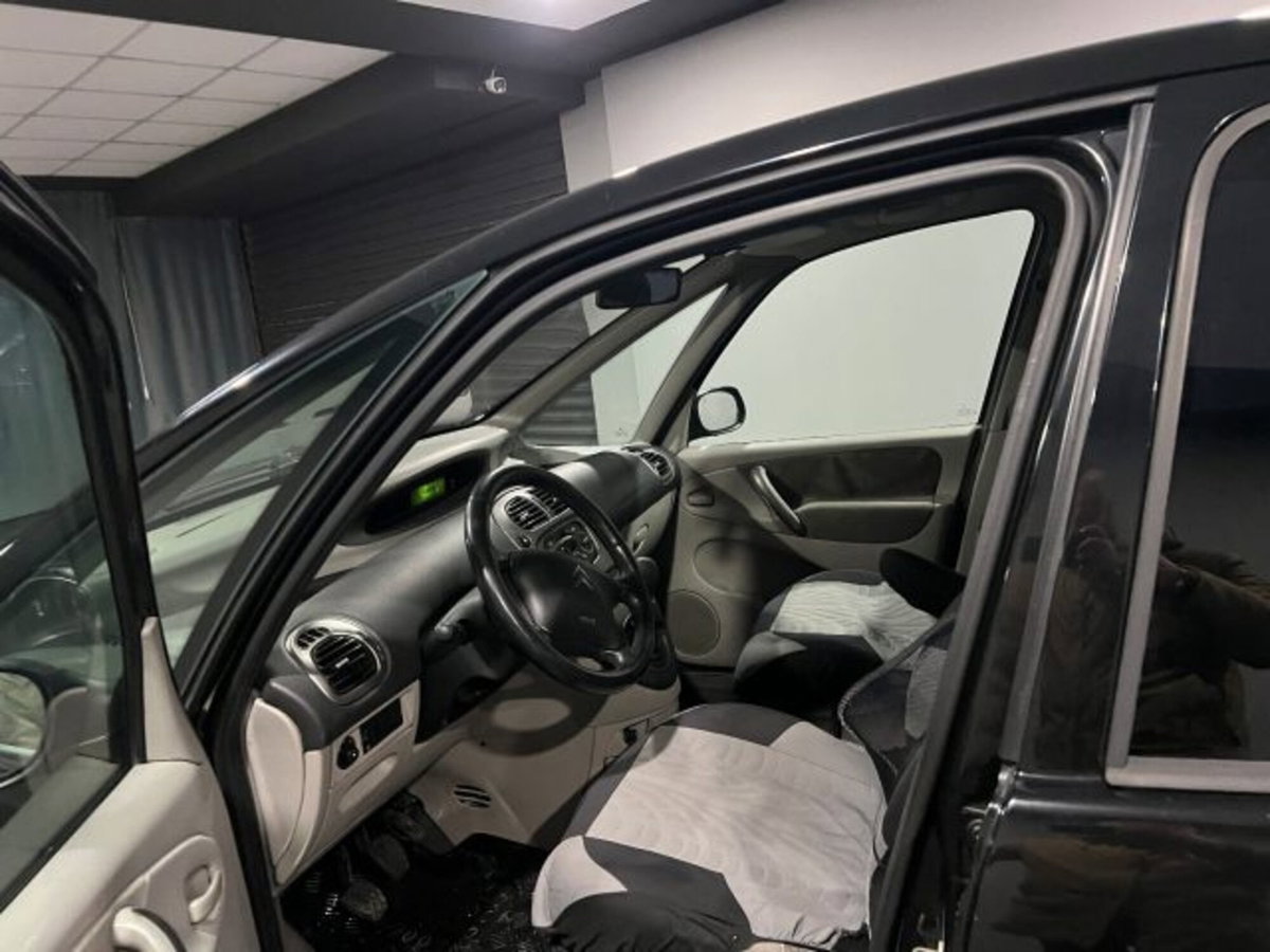 Citroen Xsara Picasso 1.6 HDi 90CV airdream Elegance (6)