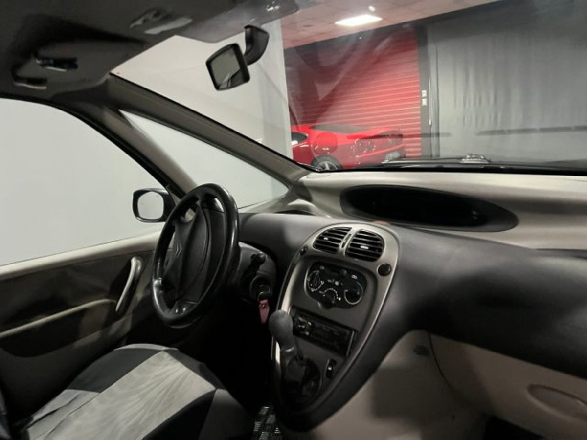 Citroen Xsara Picasso 1.6 HDi 90CV airdream Elegance (8)