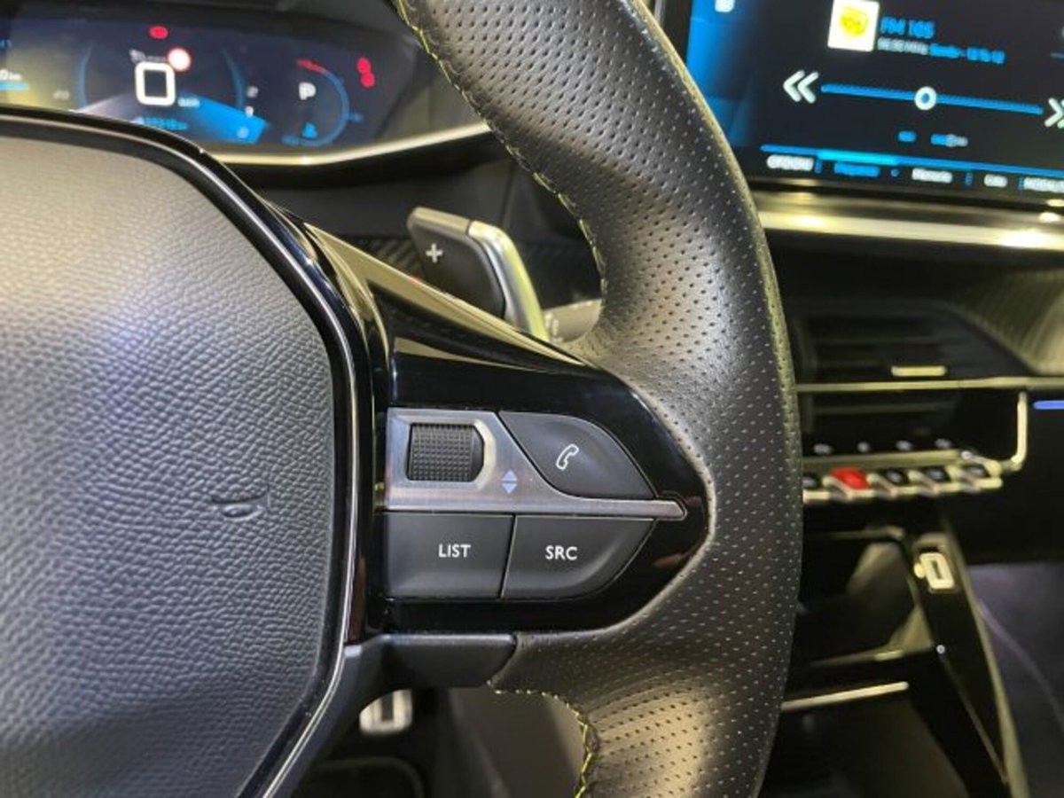 Peugeot 2008 BlueHDi 130 S&S EAT8 GT (18)