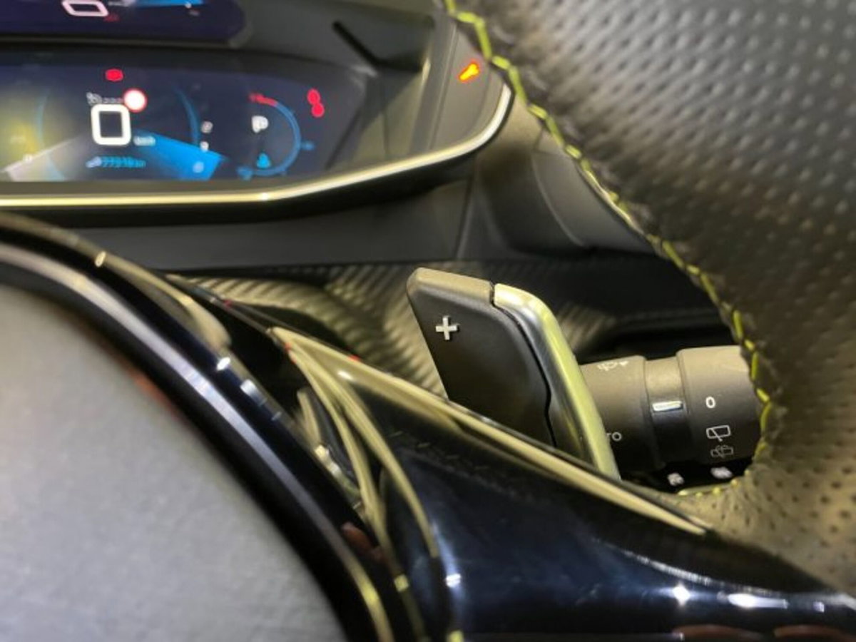 Peugeot 2008 BlueHDi 130 S&S EAT8 GT (19)