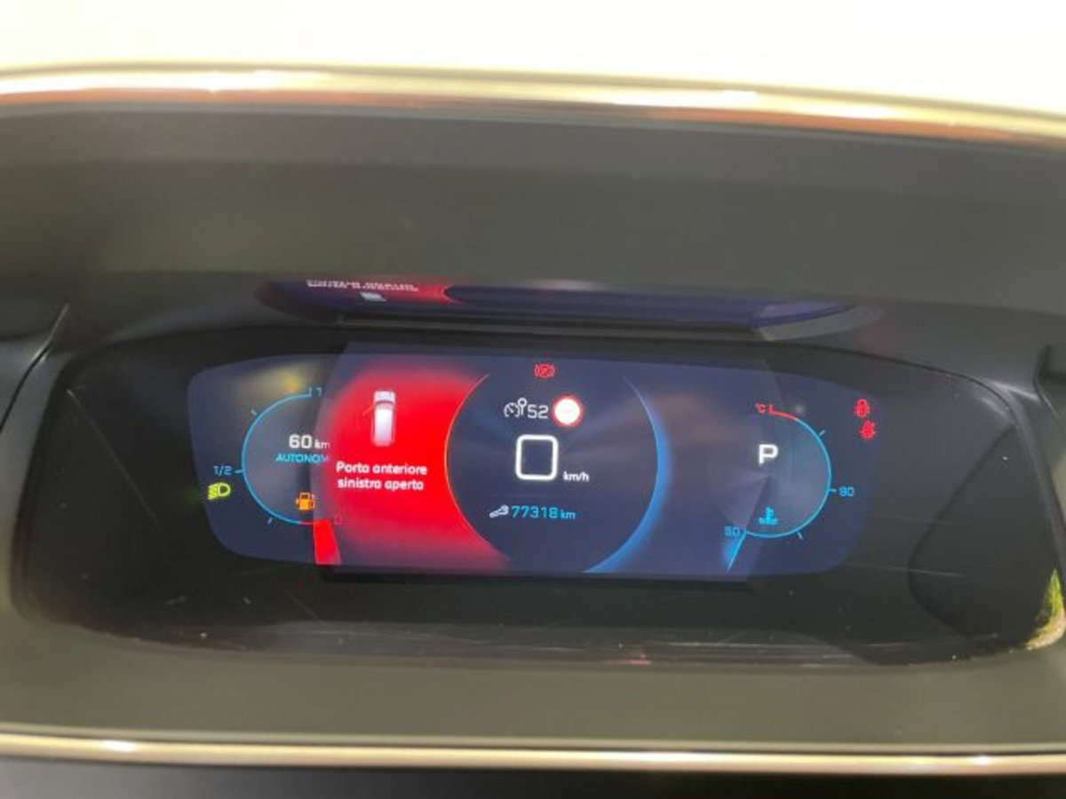 Peugeot 2008 BlueHDi 130 S&S EAT8 GT (5)