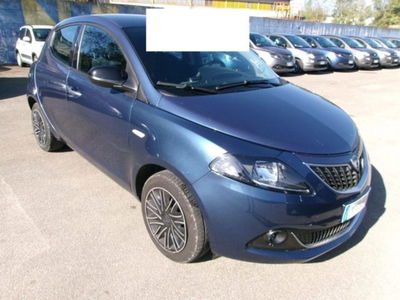 Lancia Ypsilon 1.0 FireFly 5 porte S&S Hybrid Ecochic Gold usata