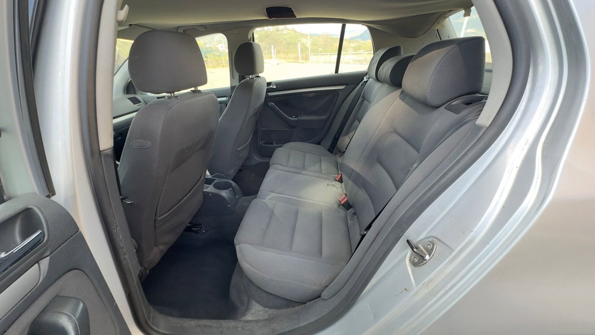 Volkswagen Golf 1.9 TDI 3p. Blue-T (11)