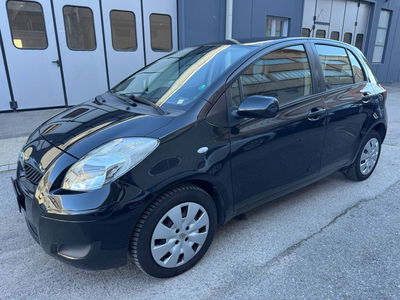 Toyota Yaris 1.3 5 porte Sol usata