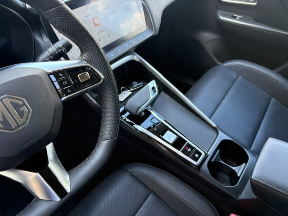 Mg ZS ZS 1.5 Luxury (11)