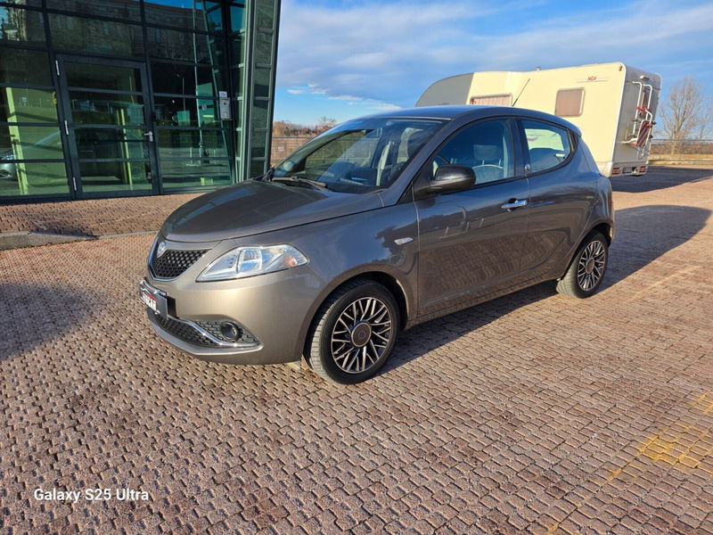 Lancia Ypsilon 1.2 69 CV 5 porte GPL Ecochic Alberta Ferretti