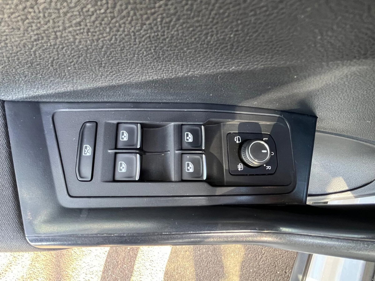 Volkswagen T-Roc 2.0 TDI SCR 150 CV DSG 4MOTION Style BlueMot. Tech. (17)