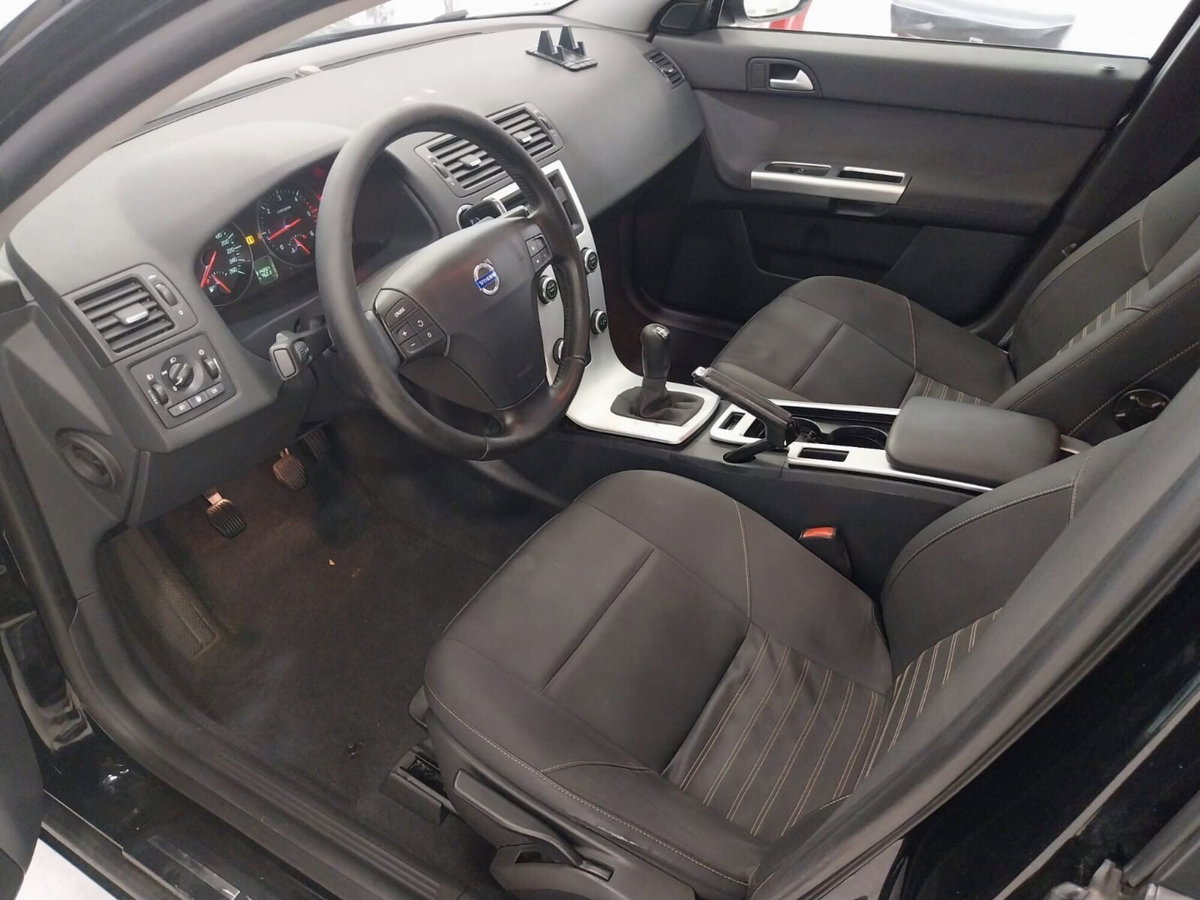 Volvo V50 D3 Geartronic R-design (11)