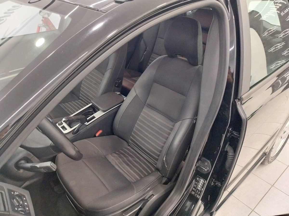 Volvo V50 D3 Geartronic R-design (12)
