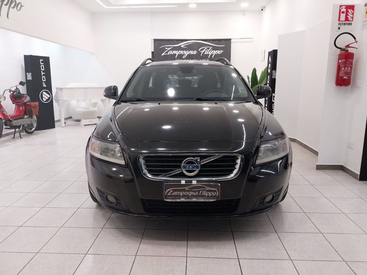 Volvo V50 D3 Geartronic R-design (2)