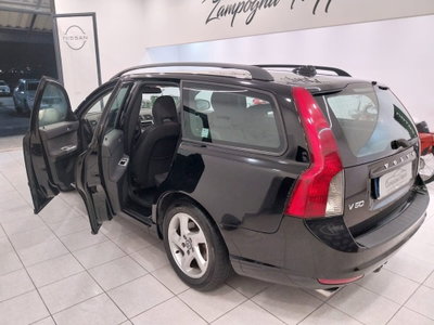 Volvo V50 D3 Geartronic R-design (9)