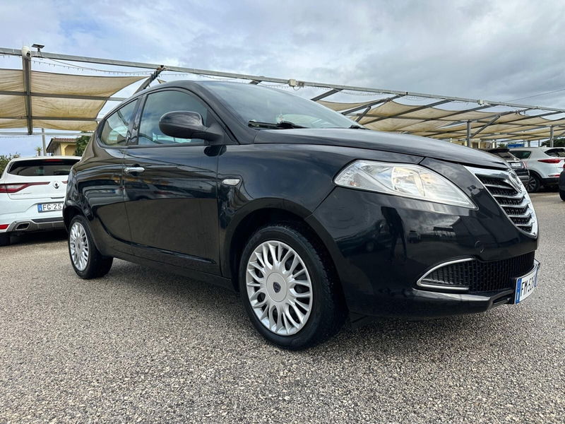 Lancia Ypsilon 1.2 69 CV 5 porte GPL Ecochic Silver