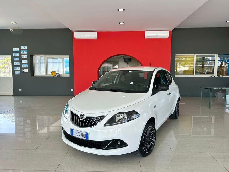 Lancia Ypsilon 1.0 FireFly 5 porte S&S Hybrid Ecochic Gold