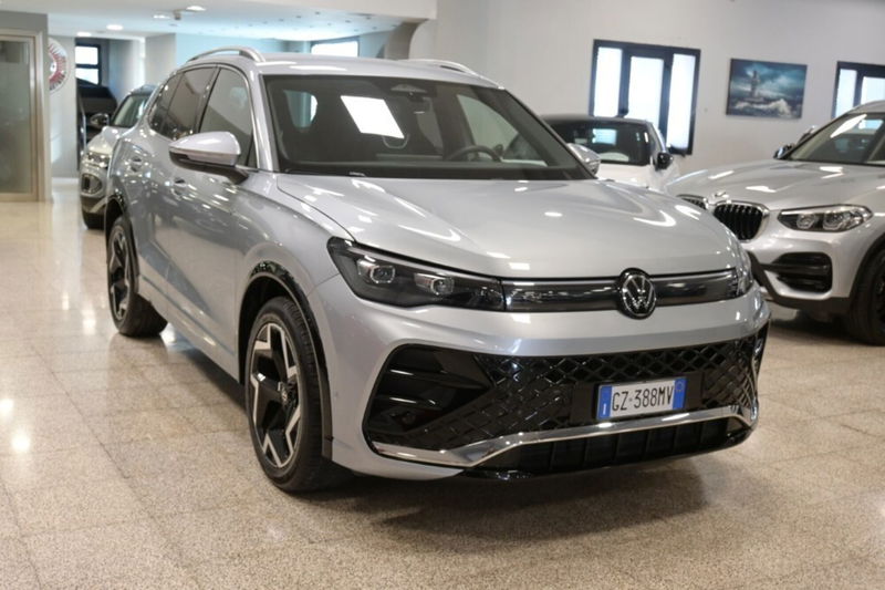 Volkswagen Tiguan 2.0 tdi R-Line 150cv dsg