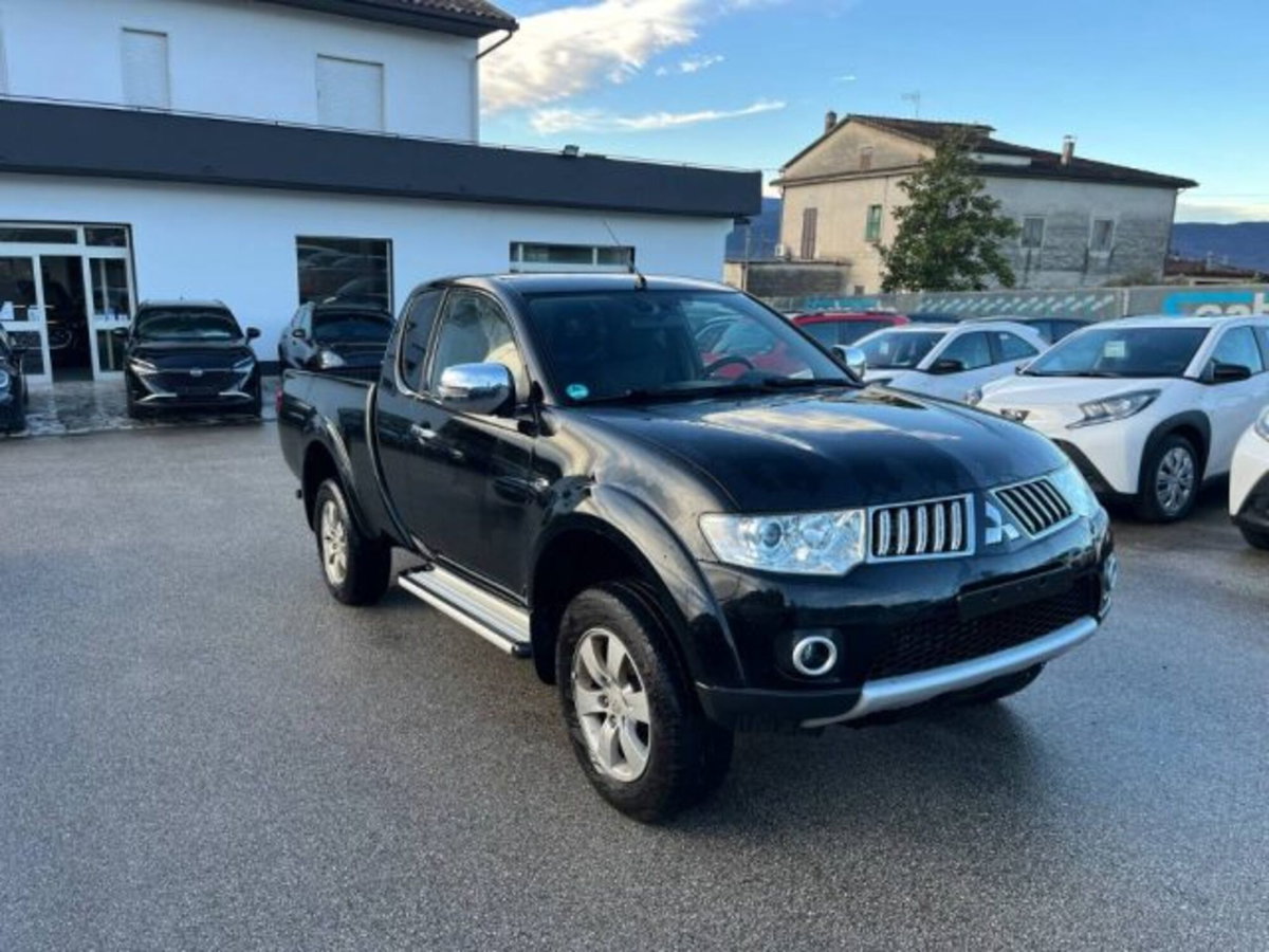 Mitsubishi L200 2.5 DI-D/136CV SC Inform DPF (2)