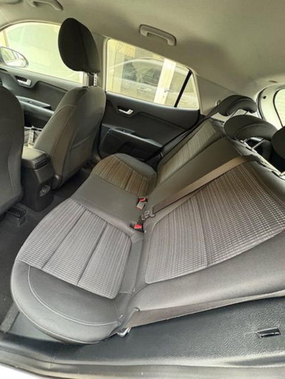 Kia Stonic 1.2 DPI Style (10)
