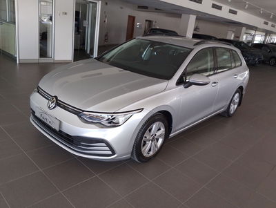 Volkswagen Golf Variant 1.5 TGI DSG Life usata