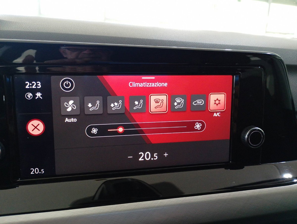 Volkswagen Golf Variant 1.5 TGI DSG Life (16)