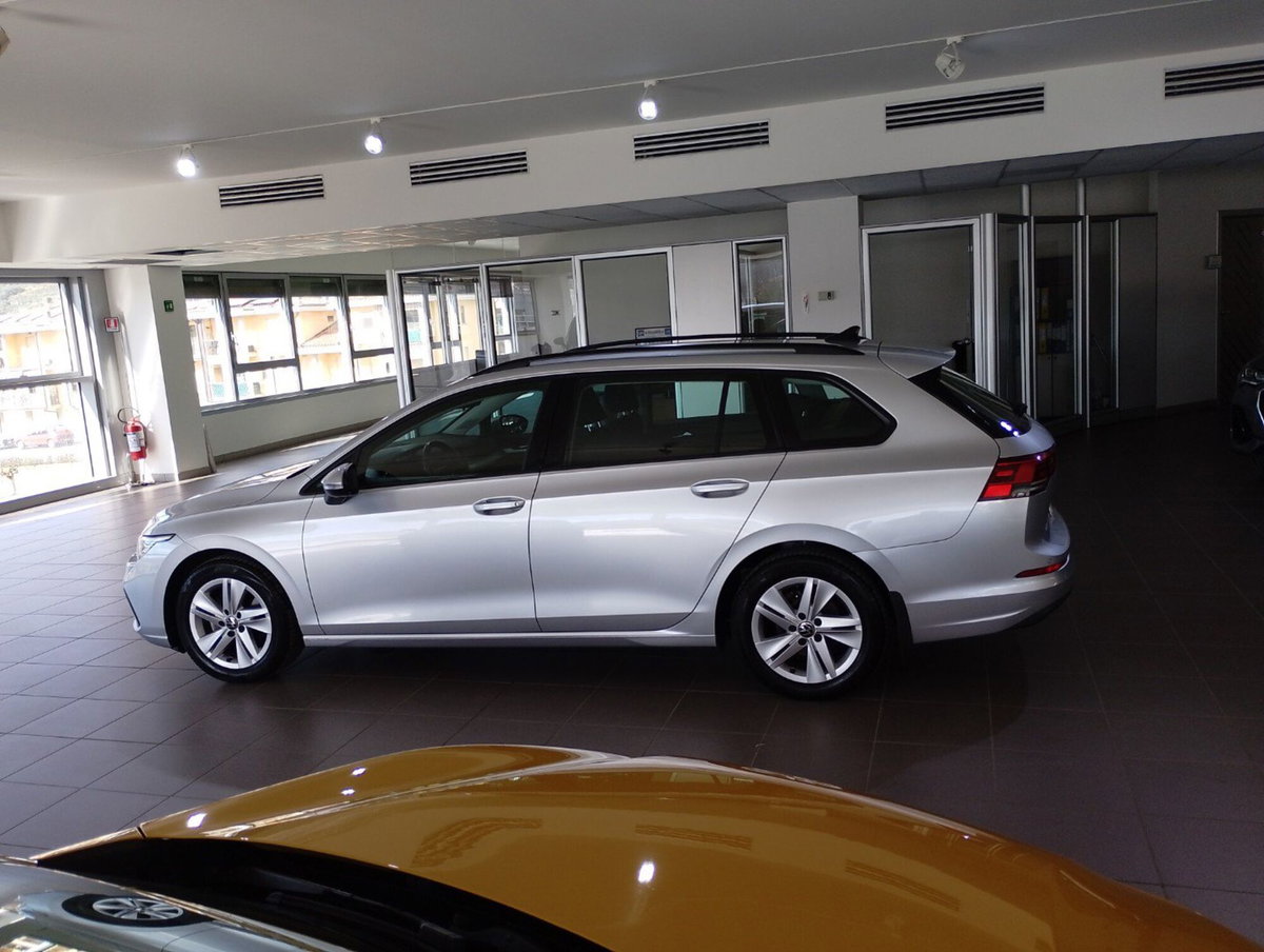 Volkswagen Golf Variant 1.5 TGI DSG Life (3)