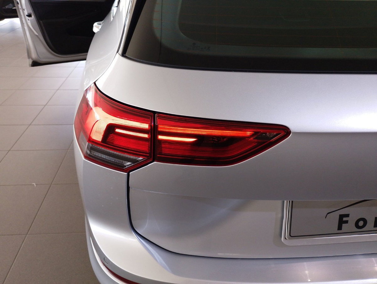 Volkswagen Golf Variant 1.5 TGI DSG Life (9)