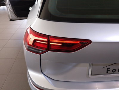 Volkswagen Golf Variant 1.5 TGI DSG Life (9)