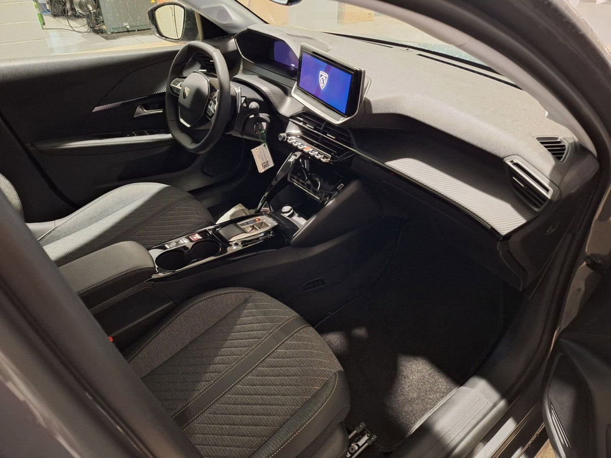Peugeot 208 motore elettrico 136 CV 5 porte Allure Pack (8)