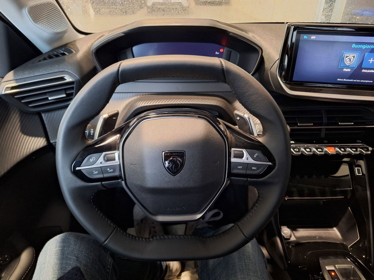 Peugeot 208 motore elettrico 136 CV 5 porte Allure Pack (10)