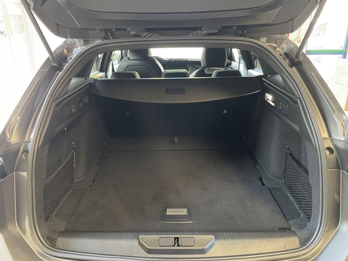 Peugeot 308 SW PureTech Turbo 130 S&S EAT8 GT Pack (7)