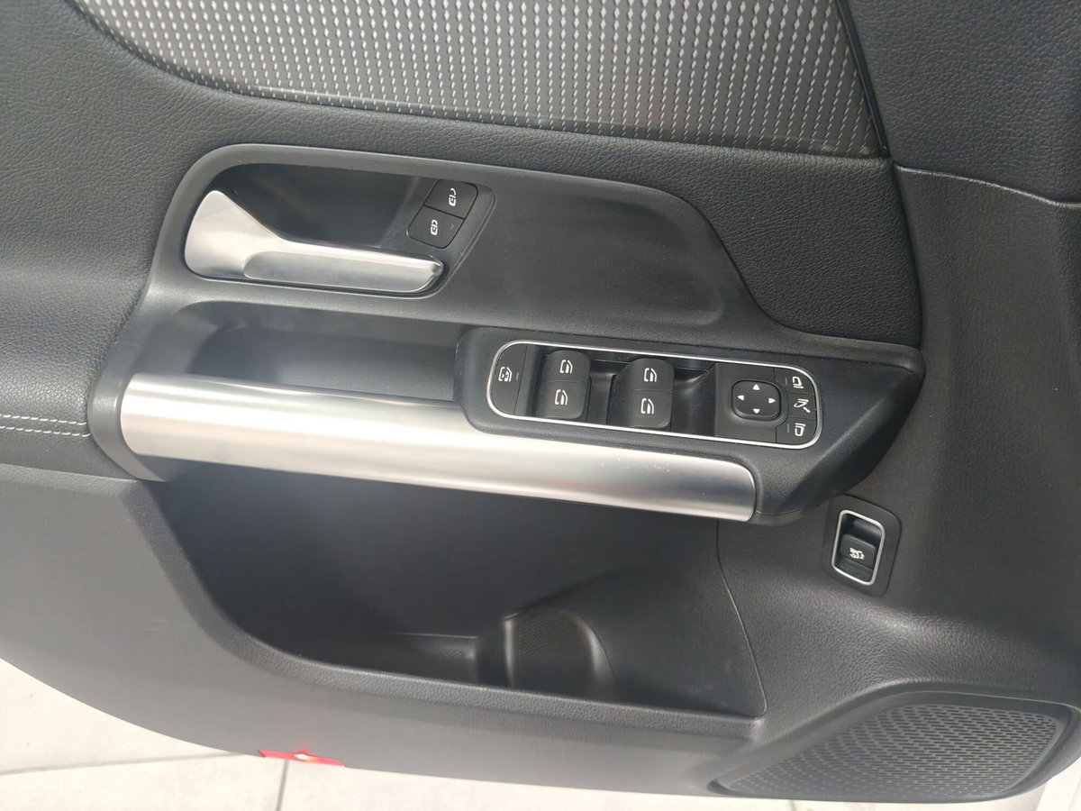 Mercedes-Benz Classe B 180 d Automatic Sport Plus (14)