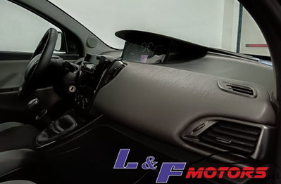 Lancia Ypsilon 1.2 69 CV 5 porte GPL Gold Plus (17)