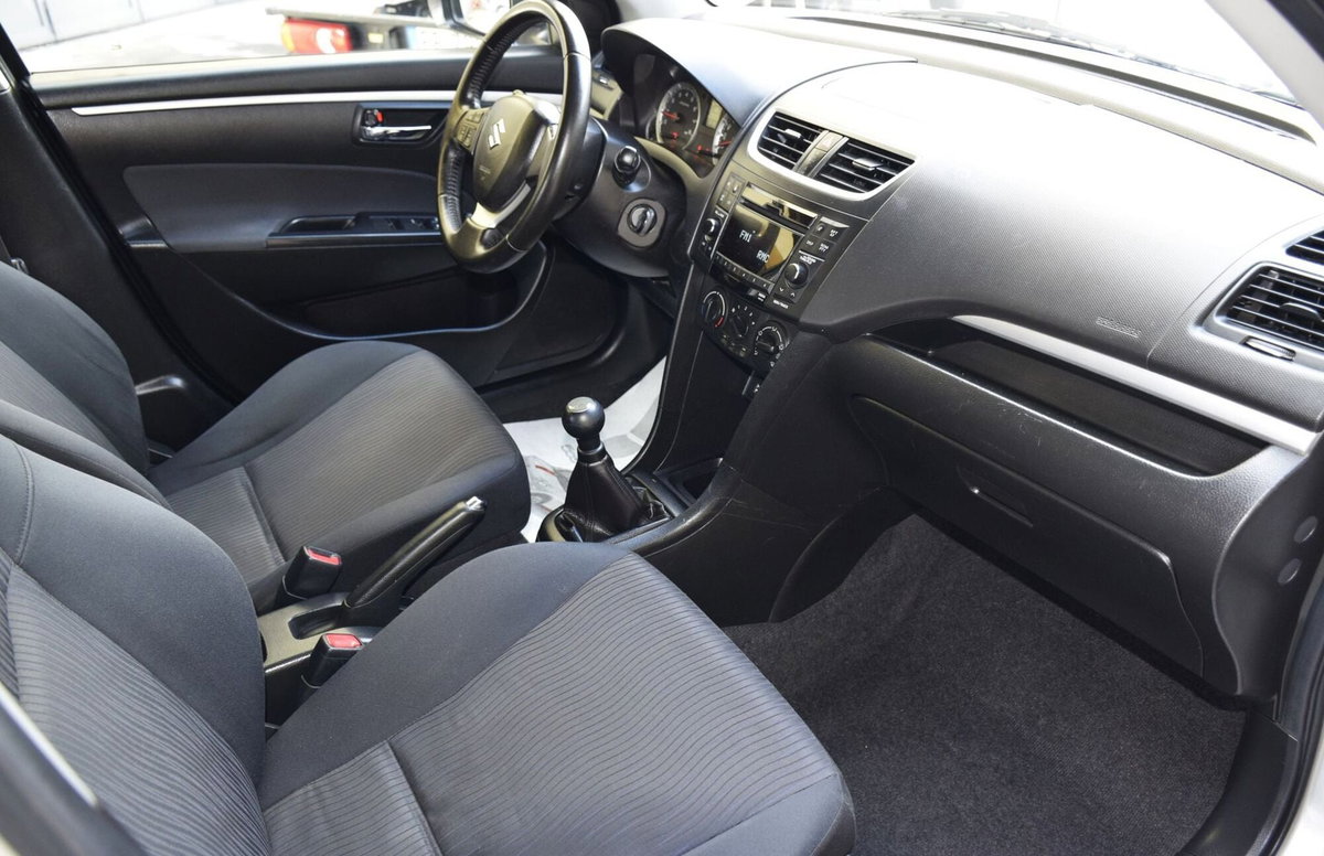 Suzuki Swift 1.2 VVT 3 porte GL Style (10)