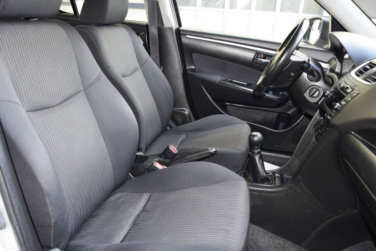 Suzuki Swift 1.2 VVT 3 porte GL Style (11)