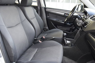 Suzuki Swift 1.2 VVT 3 porte GL Style (11)