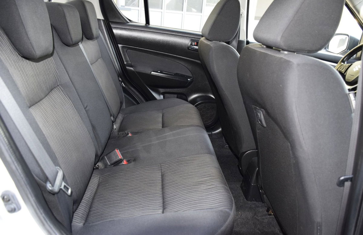 Suzuki Swift 1.2 VVT 3 porte GL Style (12)