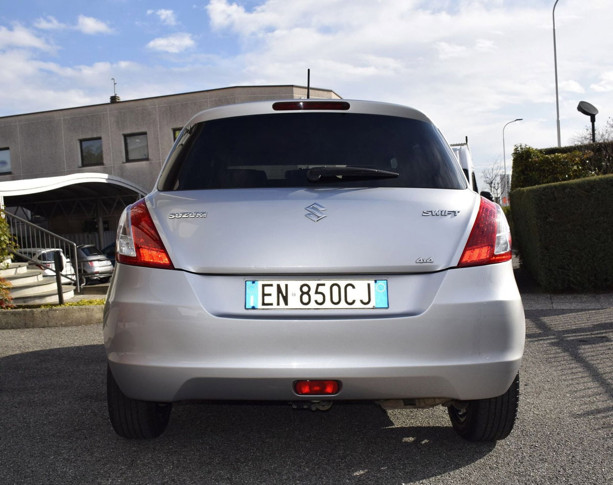 Suzuki Swift 1.2 VVT 3 porte GL Style (7)