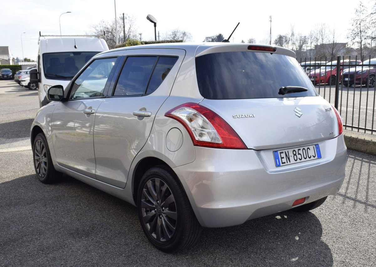 Suzuki Swift 1.2 VVT 3 porte GL Style (8)