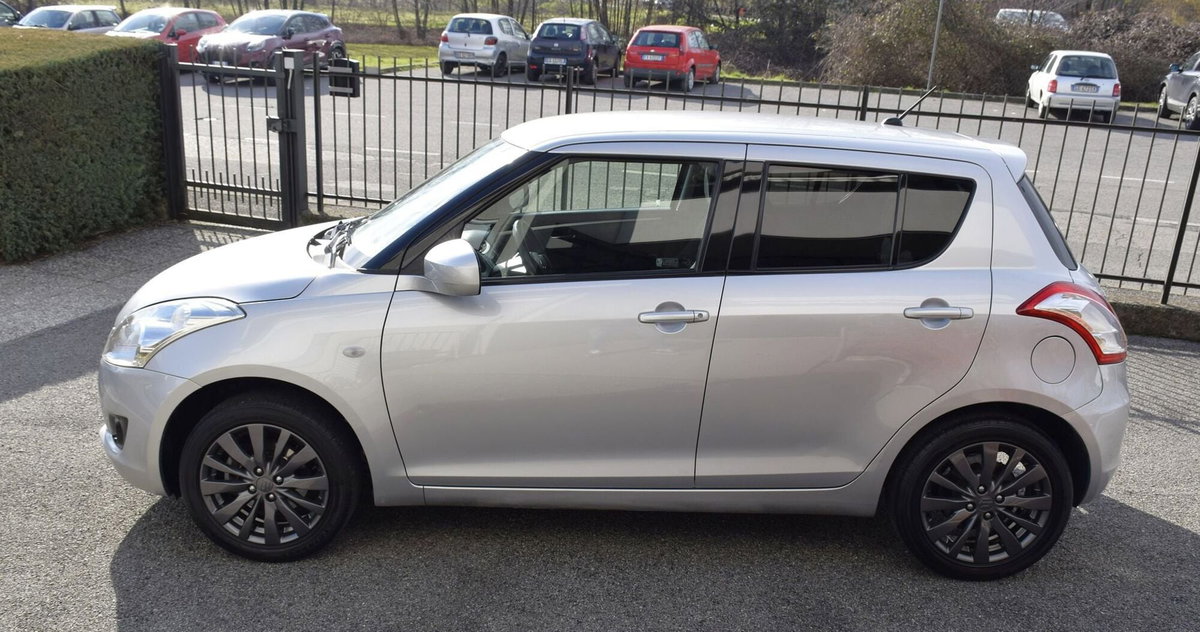 Suzuki Swift 1.2 VVT 3 porte GL Style (9)